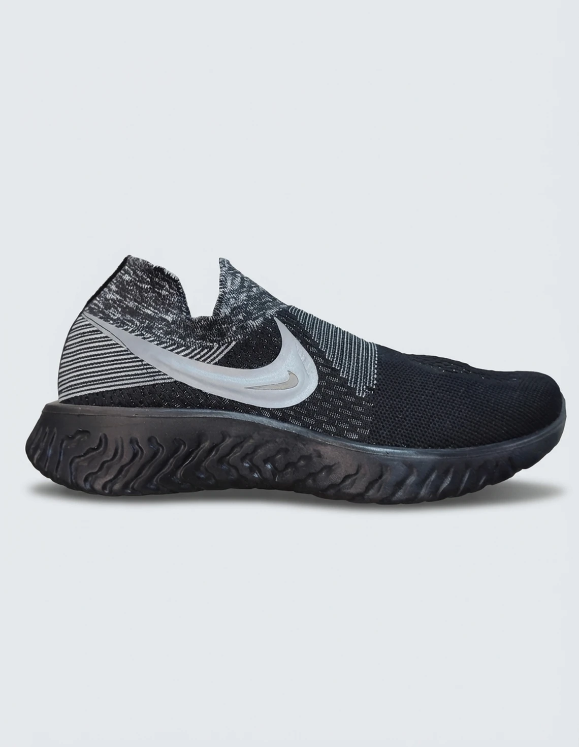 کفش پیاده روی مردانه نایکی Walk On M