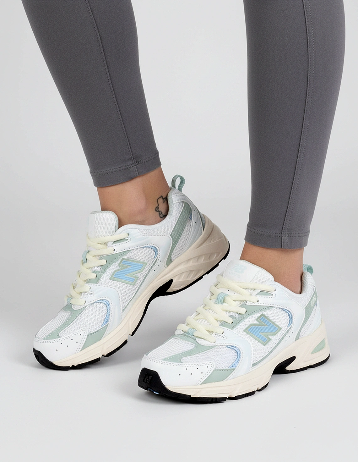 کفش دویدن زنانه نیو بالانس 530 W کفش دویدن زنانه نیو بالانس 530 W