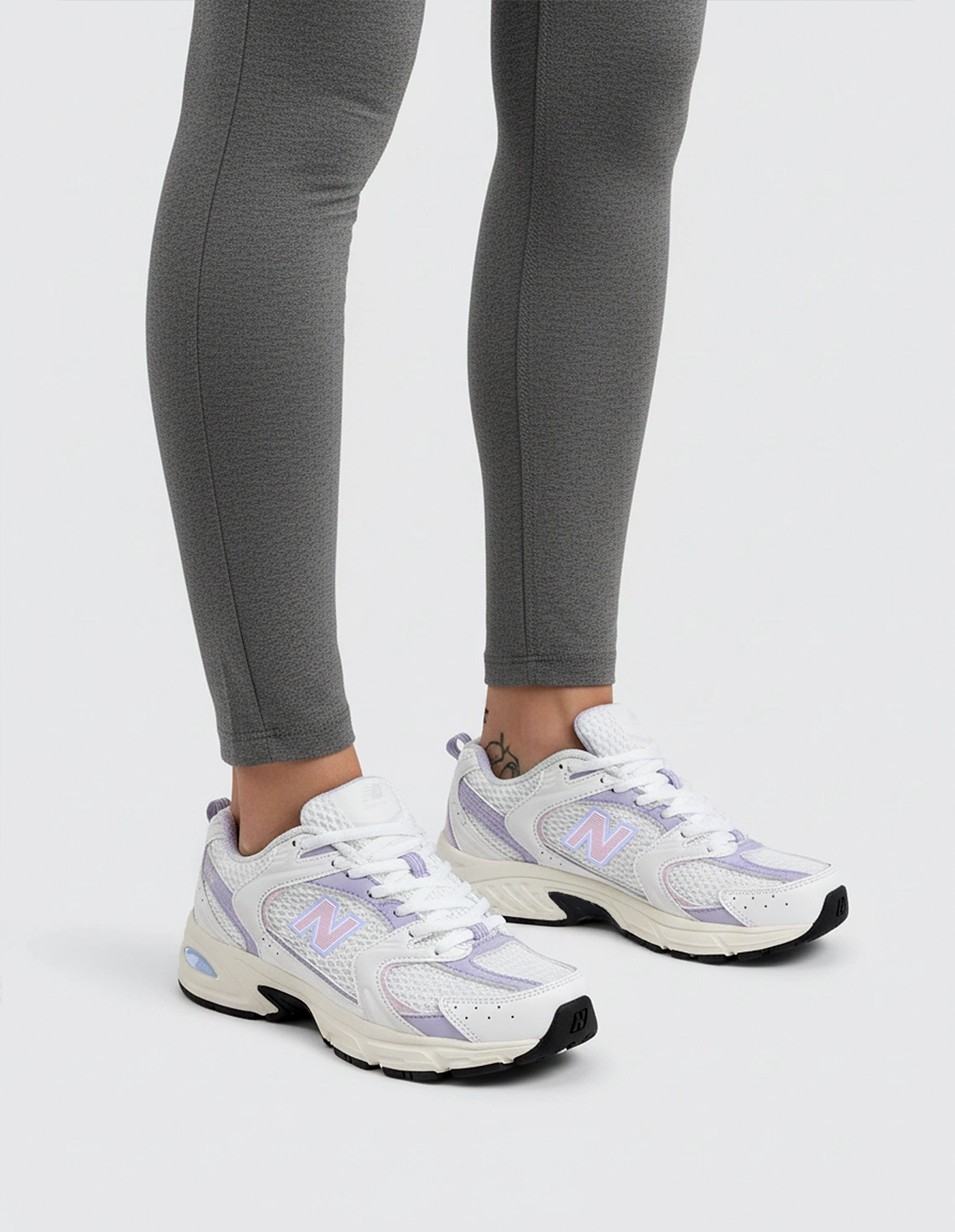 کفش دویدن زنانه نیو بالانس 530 W کفش دویدن زنانه نیو بالانس 530 W