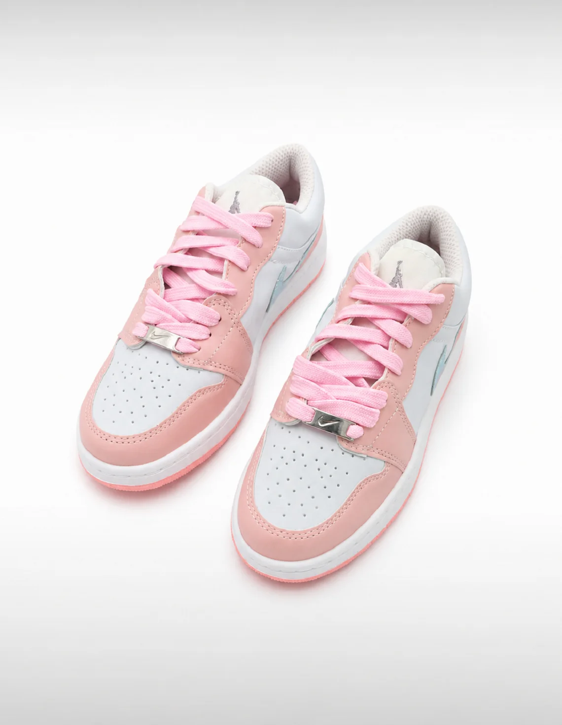 کتونی روزانه زنانه نایک Nike Air Jordan 1 Low LX W