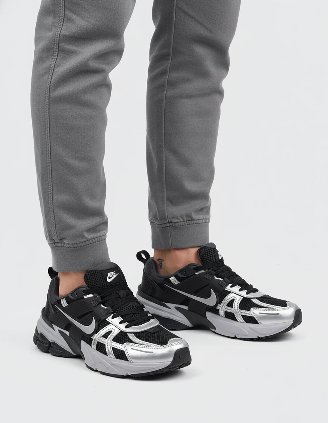 کفش دویدن مردانه نایکی V2K Run M