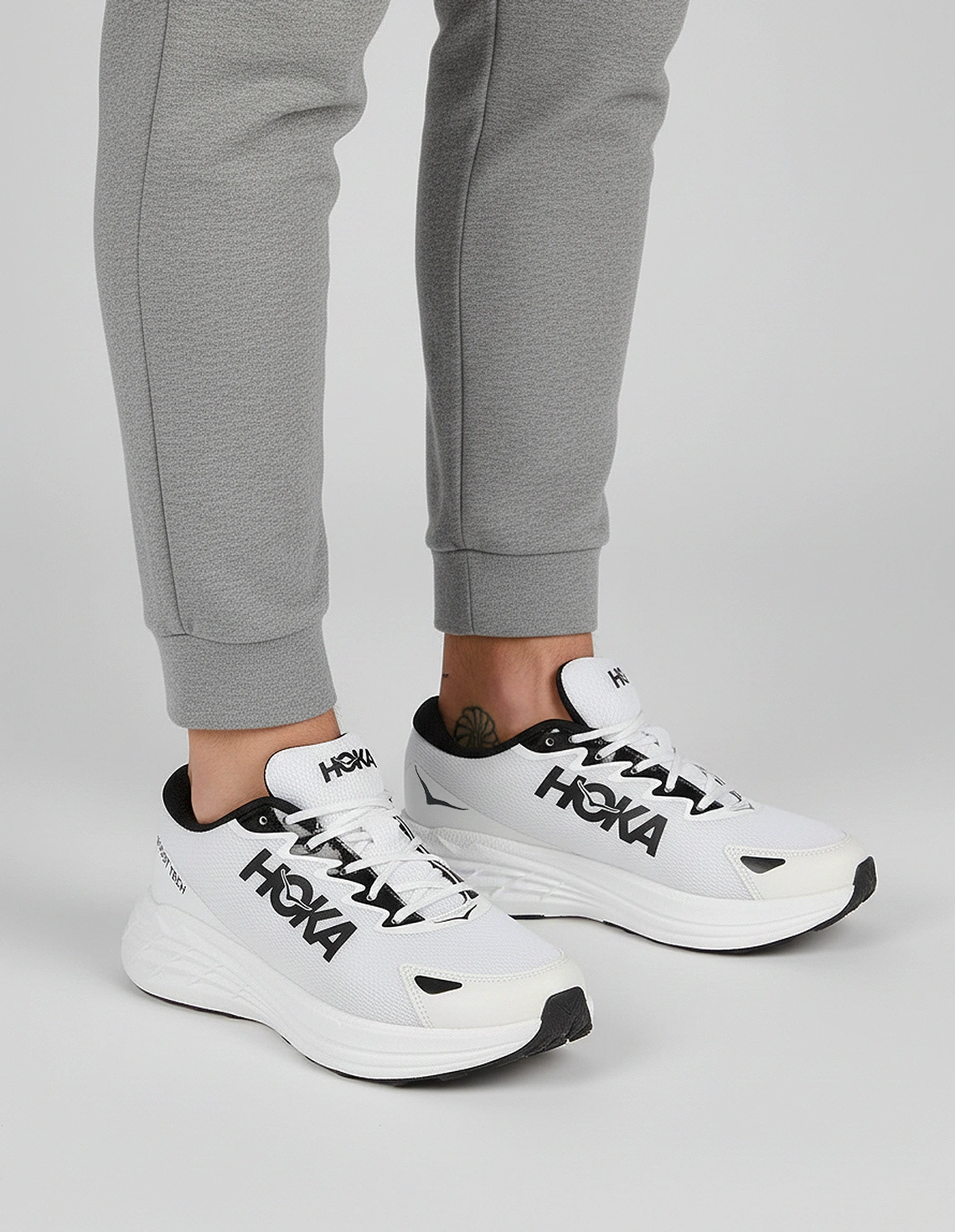 کفش دویدن مردانه Hoka Boost Tech M کفش دویدن مردانه Hoka Boost Tech M