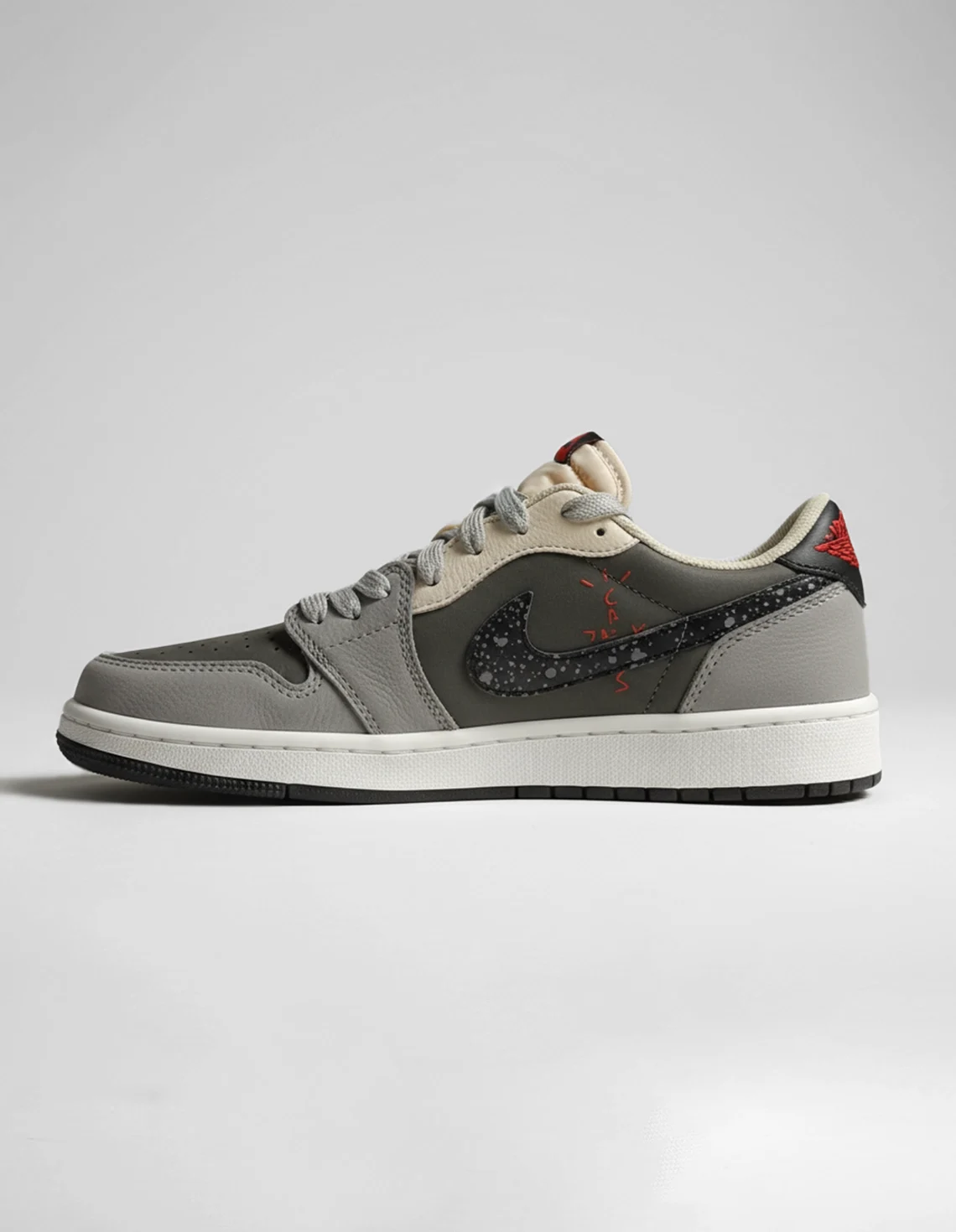 کفش روزانه مردانه نایکی Jordan 1 Low Travis Scott M