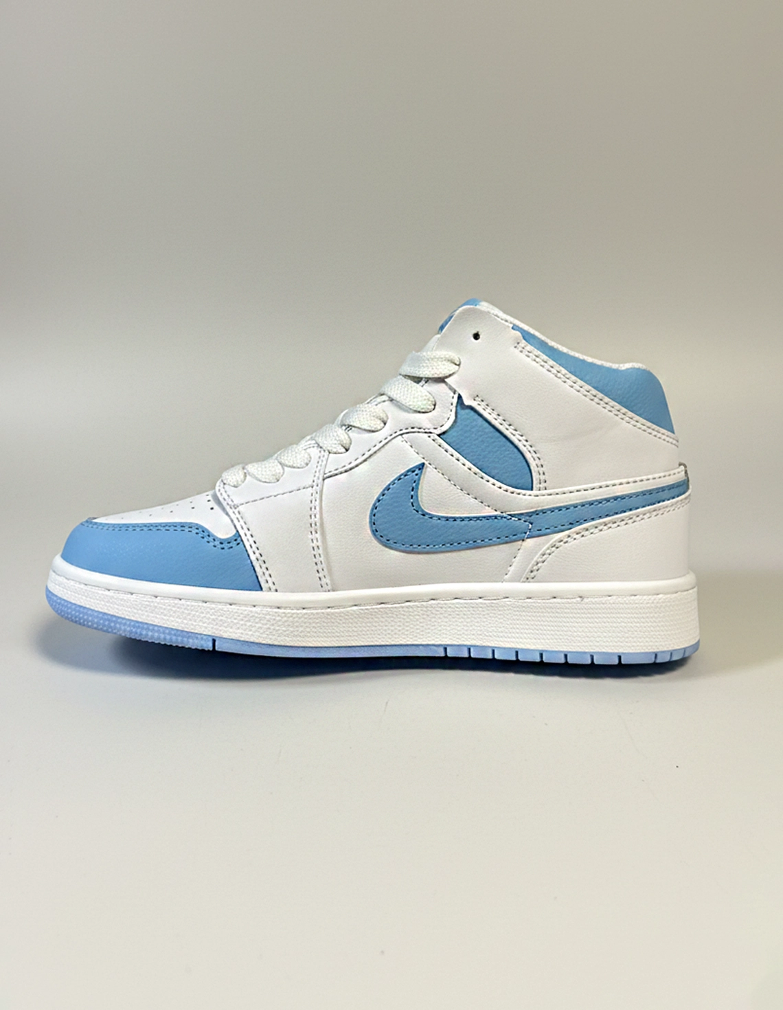 کفش روزانه زنانه نایکی Air Jordan 1 Mid Shadow W