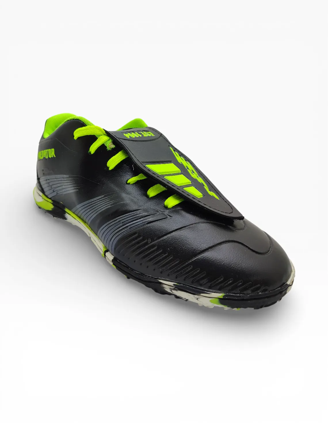 کفش فوتبال پسرانه آدیداس Predator Move J