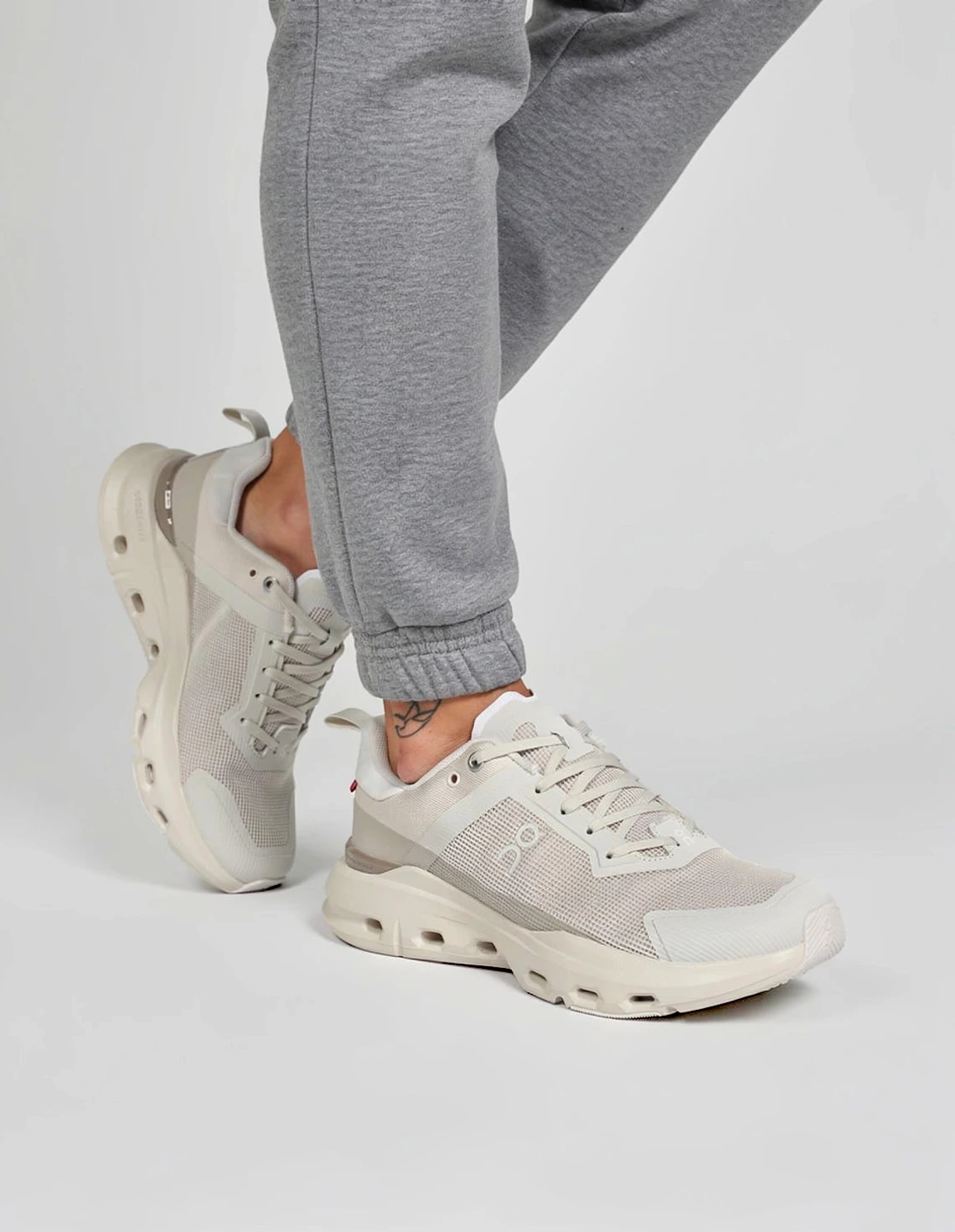 کفش دویدن Unisex آن رانینگ Cloud Peak U