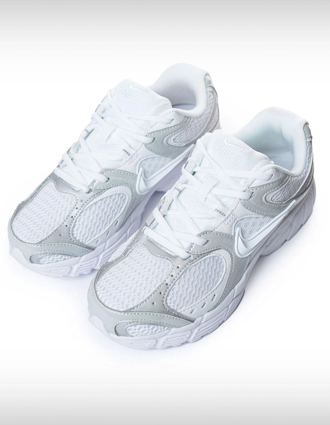 کفش روزانه Unisex نایک Nike Nike V5 RNR U
