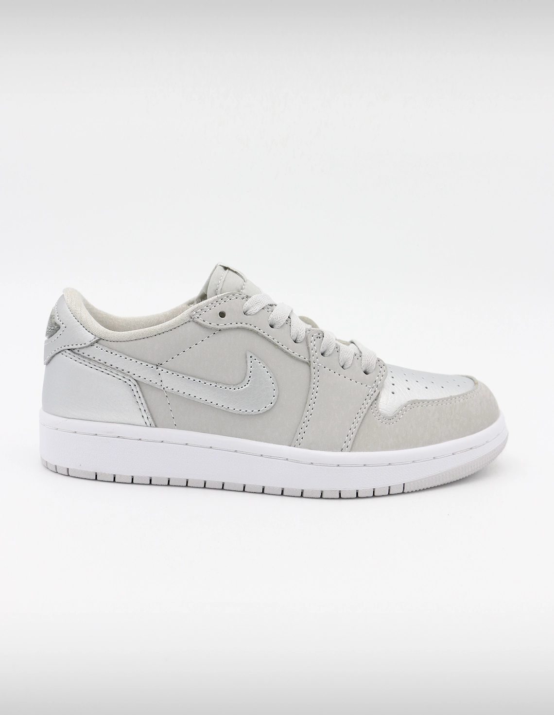کفش روزانه زنانه نایک Nike Air Jordan 1 Retro Low OG W