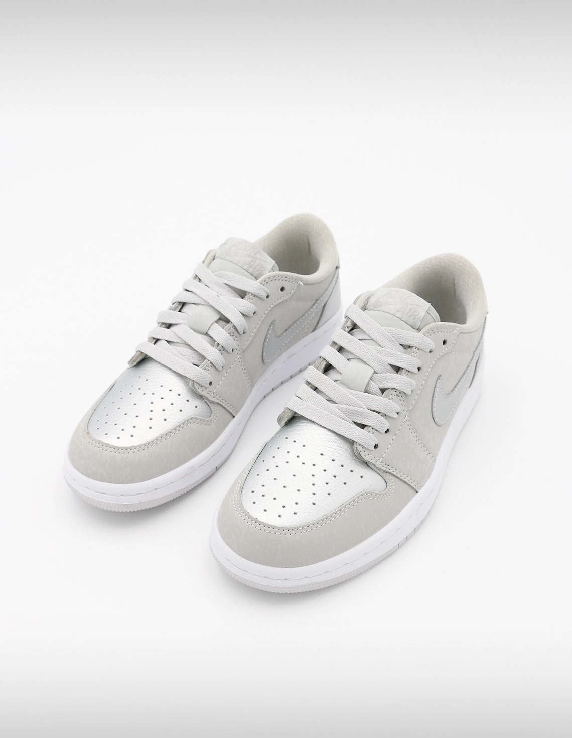 کفش روزانه زنانه نایک Nike Air Jordan 1 Retro Low OG W