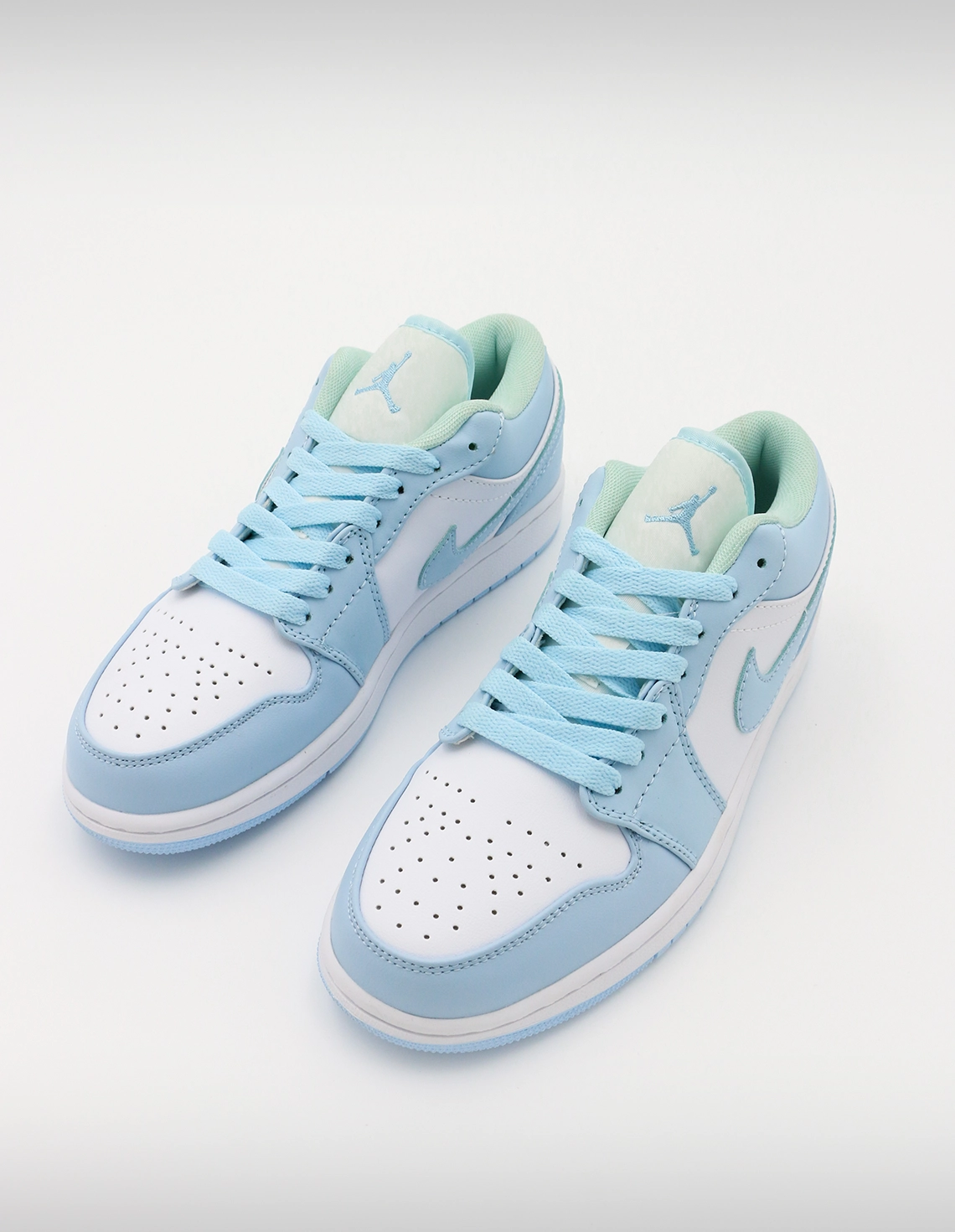 کفش روزانه زنانه نایک Nike Air Jordan 1 Low OG W